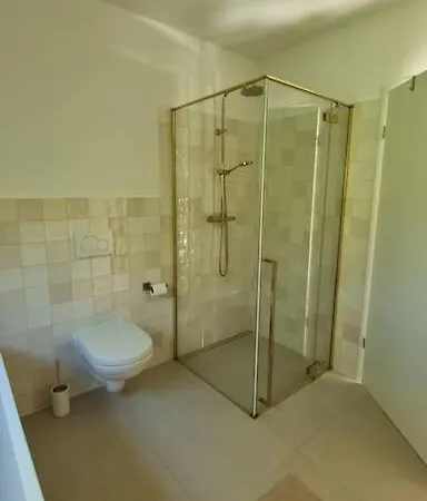 Haus Am Waldrand Und In Seenaehe