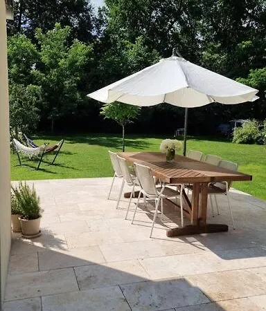 Haus Am Waldrand Und In Seenaehe ليهنين