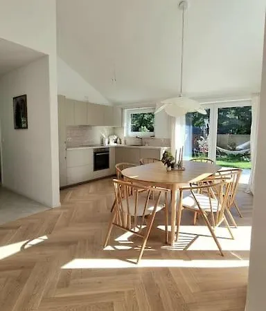 Haus Am Waldrand Und In Seenaehe *