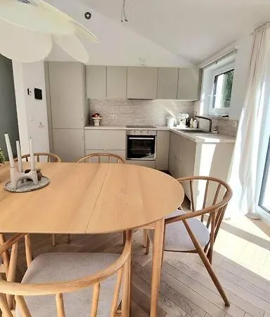 Haus Am Waldrand Und In Seenaehe *