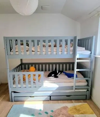 Haus Am Waldrand Und In Seenaehe بيت للعطل