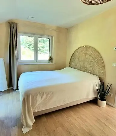 Haus Am Waldrand Und In Seenaehe بيت للعطل