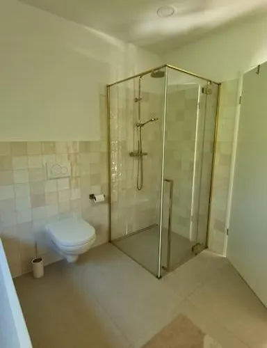 Haus Am Waldrand Und In Seenaehe