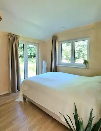 Haus Am Waldrand Und In Seenaehe *